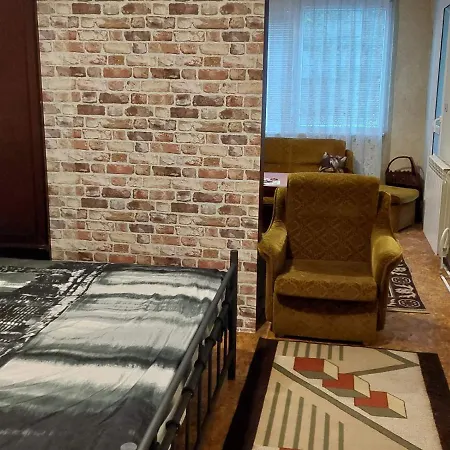 за в центъра на *